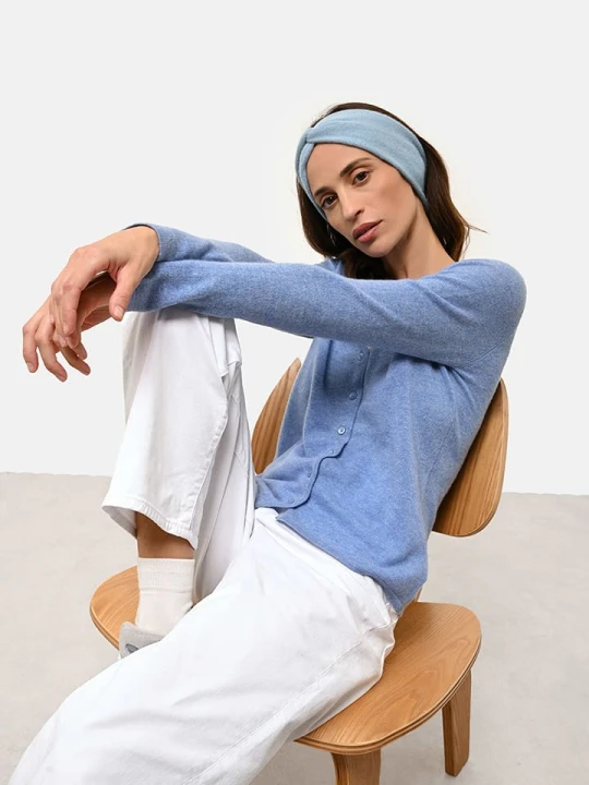 Zdjęcie produktu Just Cashmere Kaszmirowy kardigan "Norma" w kolorze błękitnym rozmiar: L