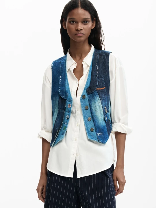 Zdjęcie produktu kamizelka denim patchwork Desigual niebieski