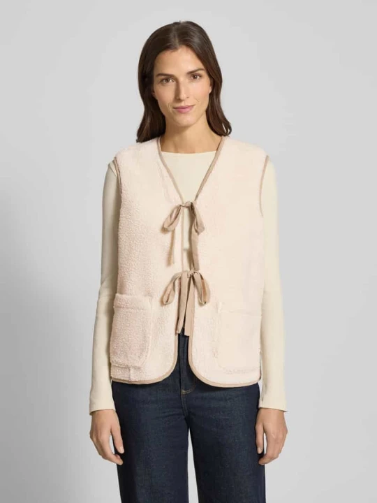 Zdjęcie produktu Kamizelka o kroju regular fit z imitacji futerka model ‘CLEO’ Vero Moda Écru