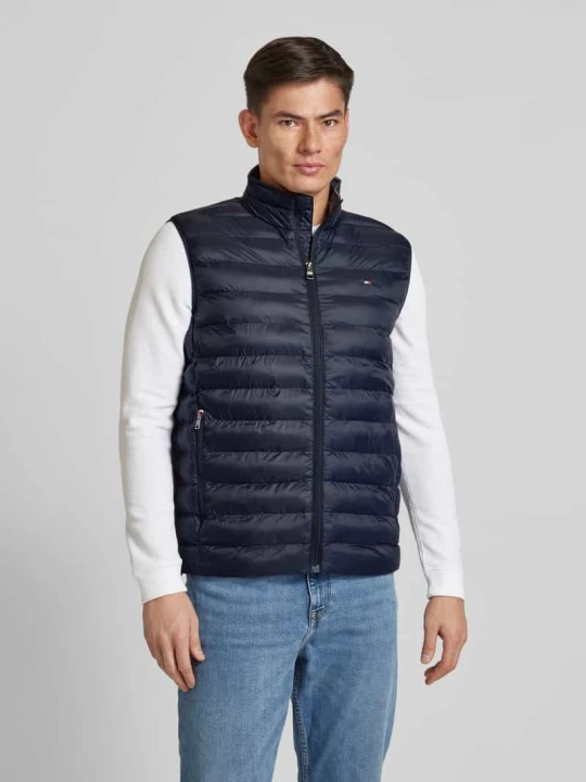 Zdjęcie produktu Kamizelka pikowana z kieszeniami zapinanymi na zamek błyskawiczny model ‘CORE PACKABLE’ Tommy Hilfiger Granatowy