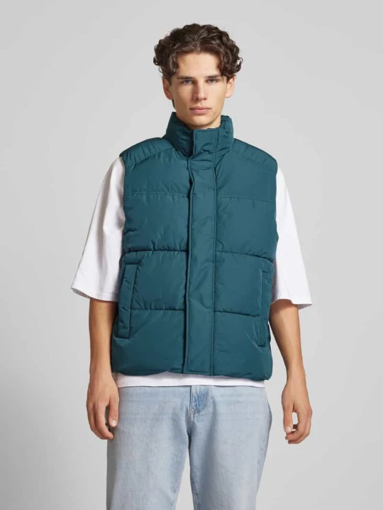 Zdjęcie produktu Kamizelka pikowana ze stójką model ‘BRADLEY’ Jack&Jones Petrol