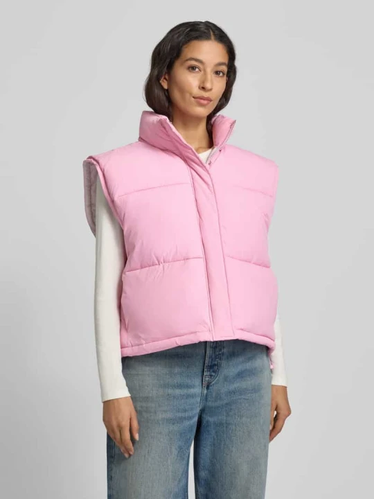 Zdjęcie produktu Kamizelka pikowana ze stójką model ‘ROFY’ American Vintage Jasnoróżowy