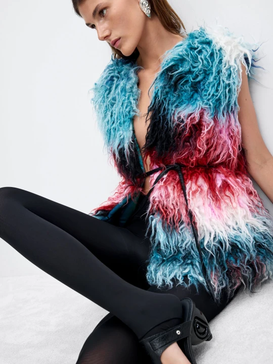 Zdjęcie produktu Kamizelka z syntetycznego futra M.C. Lacroix Desigual MATERIAL FINISHES