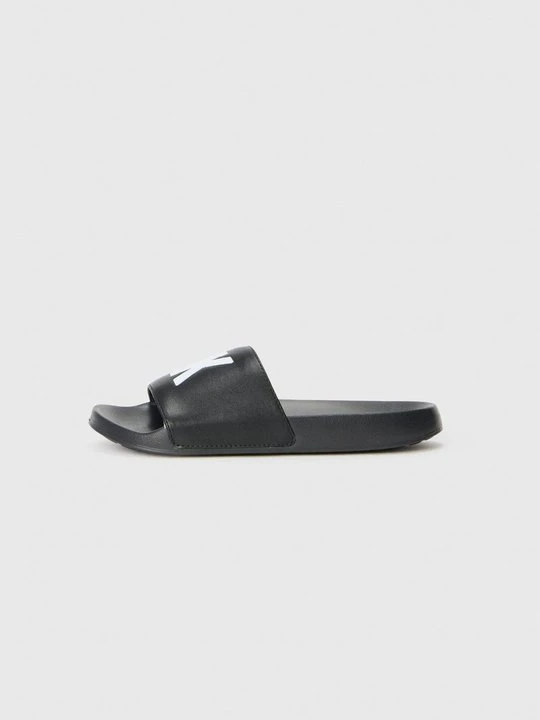 Zdjęcie produktu Kapcie DKNY czarny