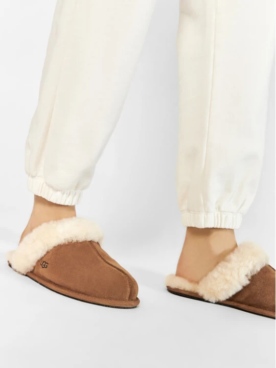 Zdjęcie produktu Kapcie Ugg W Scuffette II 1106872 Brązowy