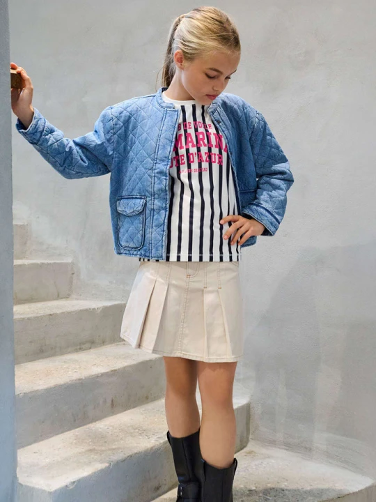 Zdjęcie produktu KIDS ONLY Kurtka dżinsowa "Hallie" w kolorze błękitnym rozmiar: 134