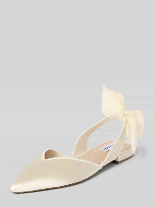 Zdjęcie produktu Klapek z ozdobną kokardą model 'Synthia' Steve Madden Écru