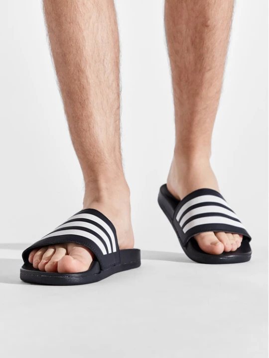 Zdjęcie produktu Klapki adidas adilette Comfort GZ5892 Granatowy