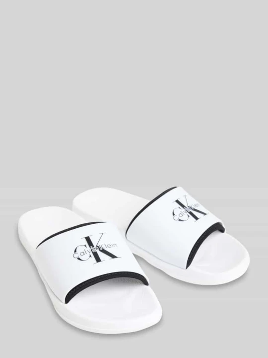 Zdjęcie produktu Klapki basenowe z nadruk z logo Calvin Klein Biały