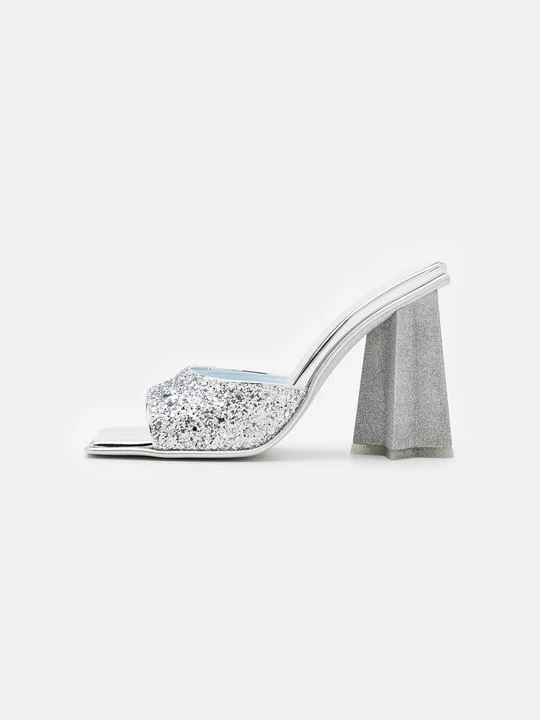 Zdjęcie produktu Klapki na obcasie Chiara Ferragni srebrny