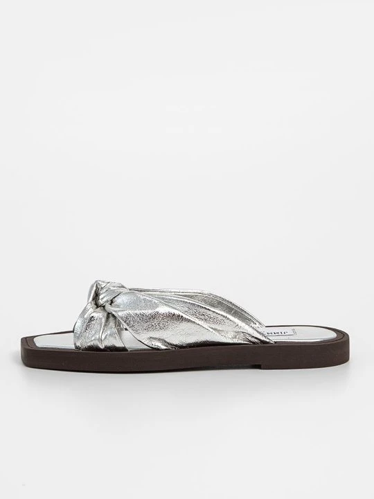 Zdjęcie produktu Klapki płaskie Jimmy Choo srebrny