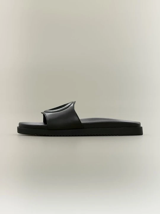 Zdjęcie produktu Klapki kąpielowe Steve Madden czarny