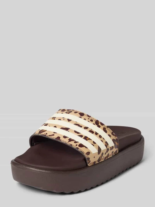 Zdjęcie produktu Klapki kąpielowe z tłoczeniem z logo model 'ADILETTE PLATFORM' Adidas Średniobrązowy