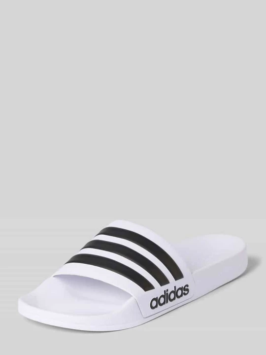 Zdjęcie produktu Klapki kąpielowe z wytłaczanym logo model 'ADILETTE SHOWER' Adidas Biały