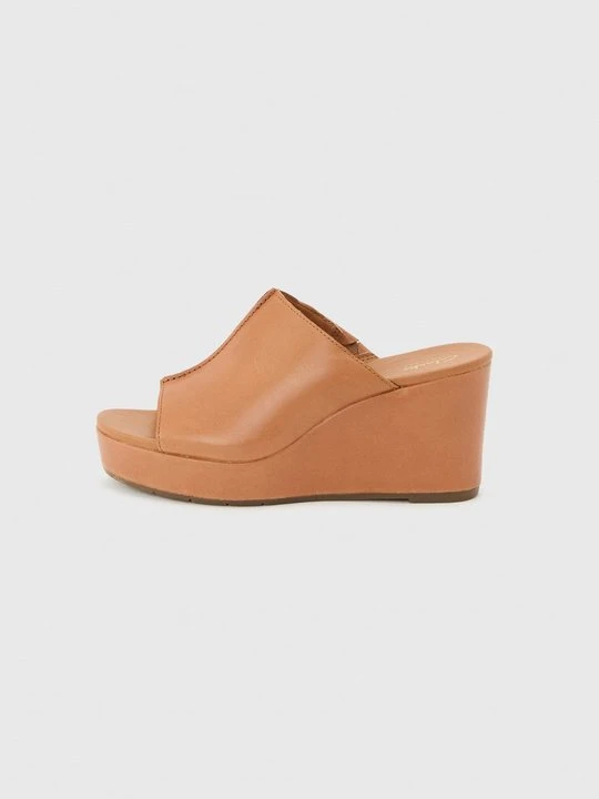 Zdjęcie produktu Klapki na obcasie Clarks tan