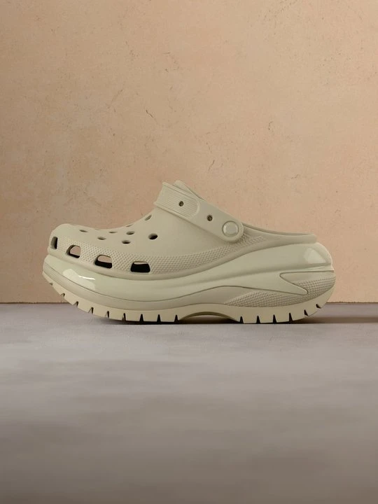 Zdjęcie produktu Klapki na obcasie Crocs taupe