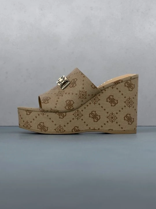 Zdjęcie produktu Klapki na obcasie Guess