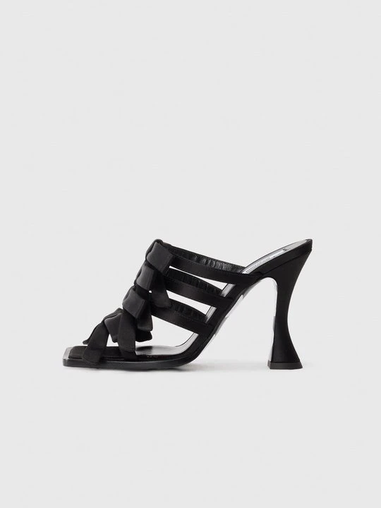 Zdjęcie produktu Klapki na obcasie MOSCHINO czarny