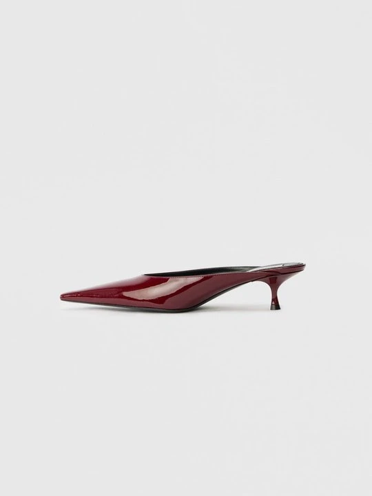 Zdjęcie produktu Klapki na obcasie Victoria Beckham bordowy