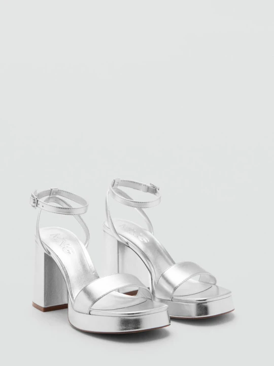 Zdjęcie produktu Klapki na obcasie w metalicznym kolorze srebrny - Teen - - MANGO TEEN