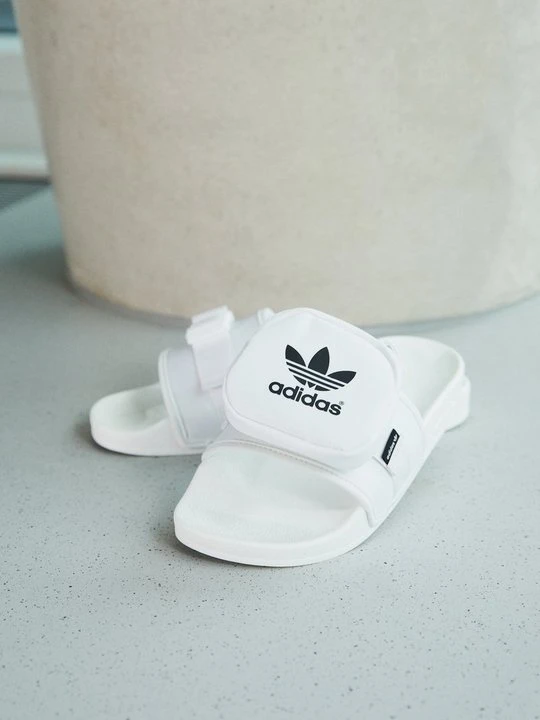 Zdjęcie produktu Klapki płaskie adidas Originals biały