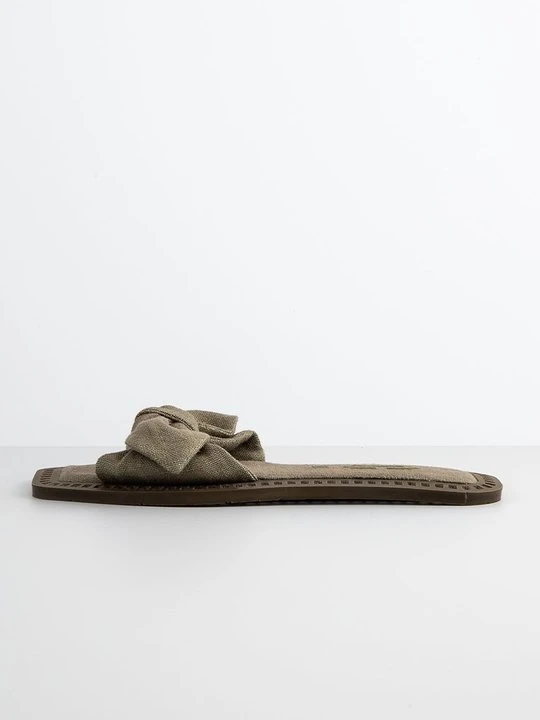 Zdjęcie produktu Klapki płaskie Carlotha Ray khaki