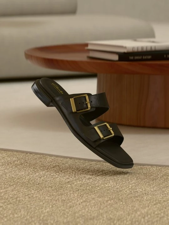 Zdjęcie produktu Klapki płaskie Clarks czarny