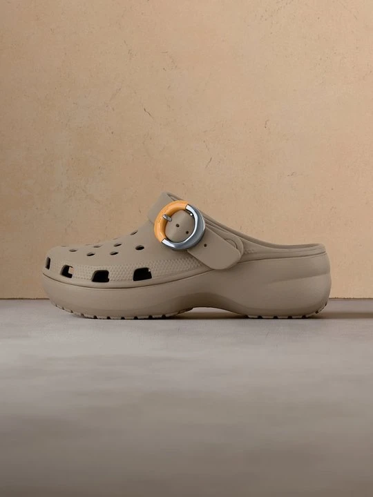 Zdjęcie produktu Klapki płaskie Crocs wielbłądzi