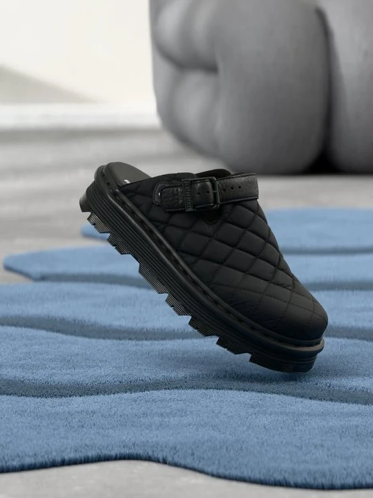 Zdjęcie produktu Klapki płaskie Dr. Martens czarny