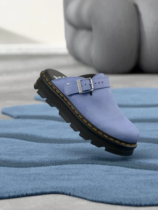 Zdjęcie produktu Klapki płaskie Dr. Martens jasnoniebieski