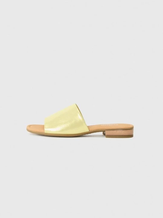 Zdjęcie produktu Klapki płaskie Gabor Comfort żółty