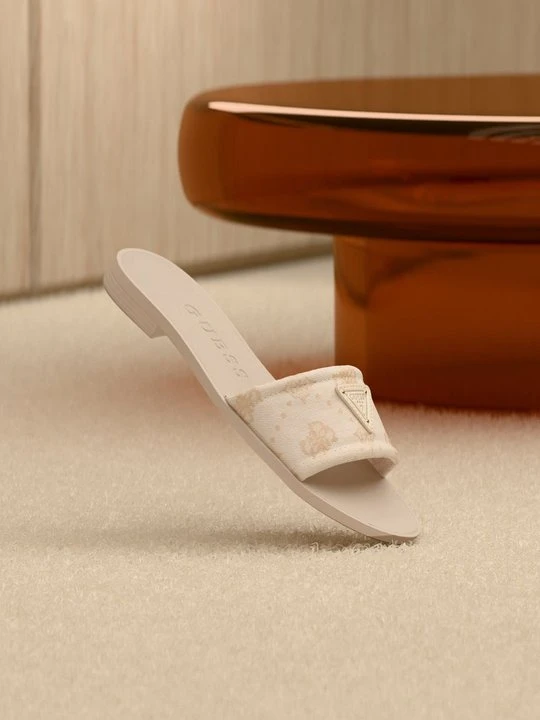 Zdjęcie produktu Klapki płaskie Guess mleczny