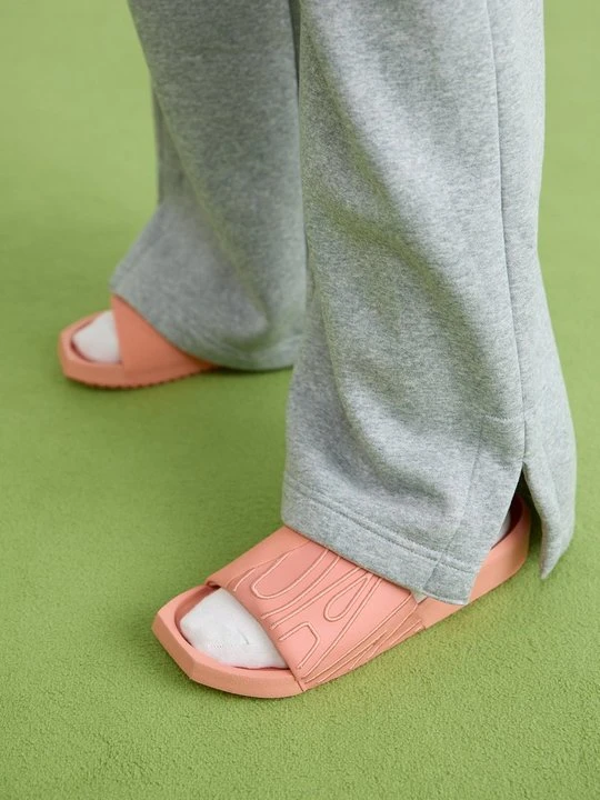 Zdjęcie produktu Klapki płaskie Jordan łososiowy
