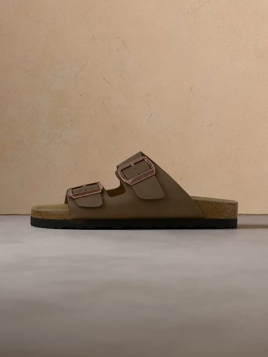 Zdjęcie produktu Klapki płaskie Pier One By Zalando jasnobrązowy