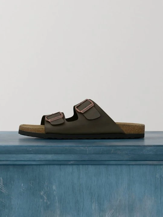 Zdjęcie produktu Klapki płaskie Pier One By Zalando brązowy