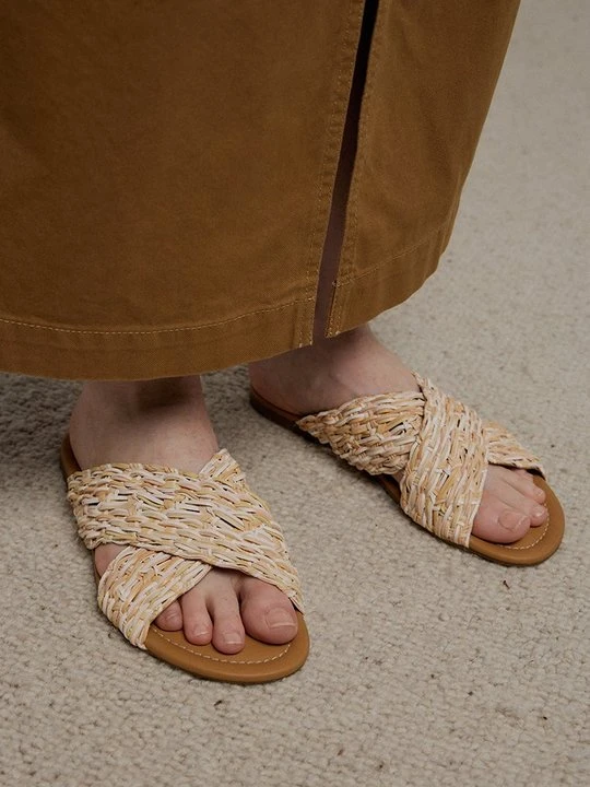 Zdjęcie produktu Klapki płaskie See By Chloé beżowy