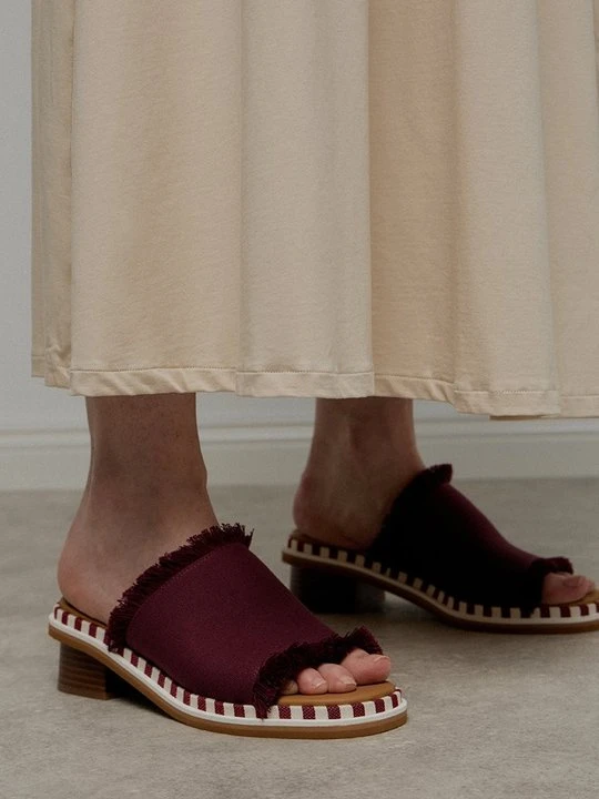 Zdjęcie produktu Klapki płaskie See By Chloé ciemnoczerwony