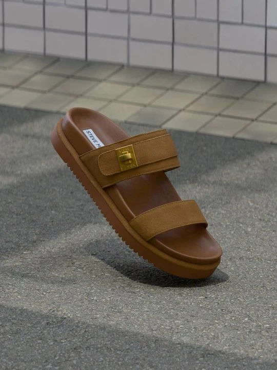 Zdjęcie produktu Klapki płaskie Steve Madden brązowy