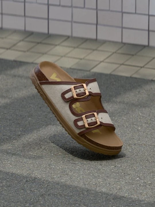 Zdjęcie produktu Klapki płaskie Wrangler mleczny