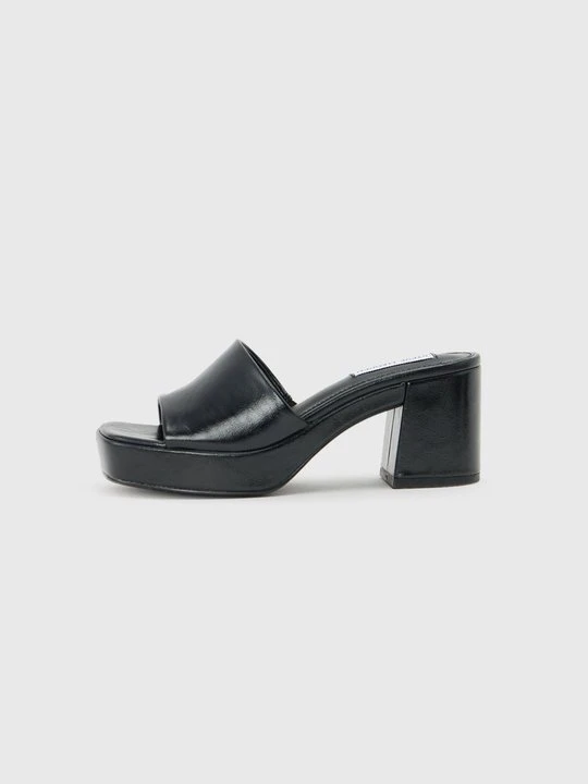 Zdjęcie produktu Klapki na obcasie Steve Madden czarny