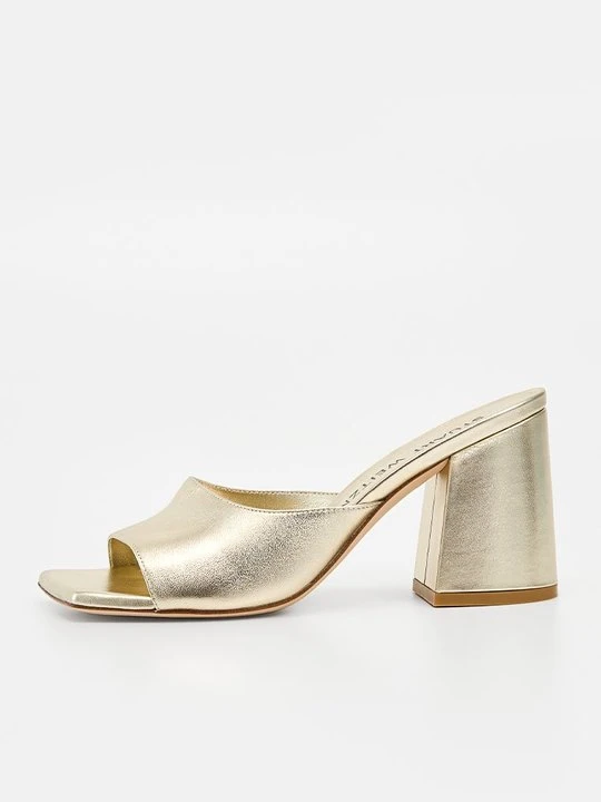 Zdjęcie produktu Klapki Stuart Weitzman złoty