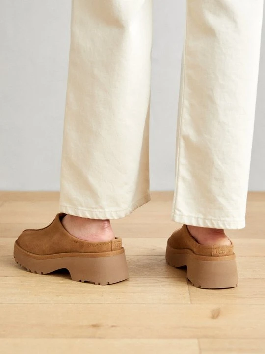 Zdjęcie produktu Klapki na obcasie UGG koniakowy