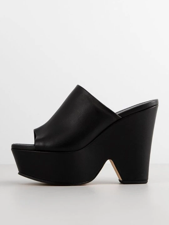 Zdjęcie produktu Klapki na obcasie Victoria Beckham czarny