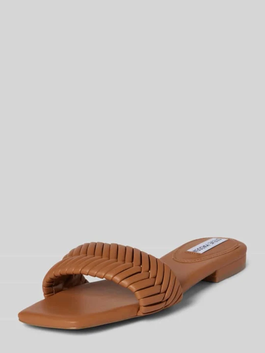 Zdjęcie produktu Klapki z efektem plecionki model ‘ALLURE’ Steve Madden Camel