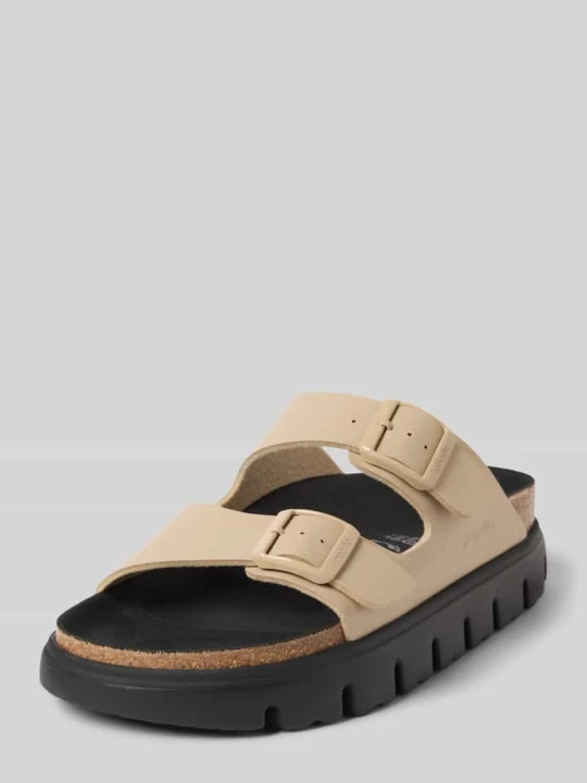 Zdjęcie produktu Klapki z wytłoczonym logo model ‘Arizona’ Birkenstock Piaskowy
