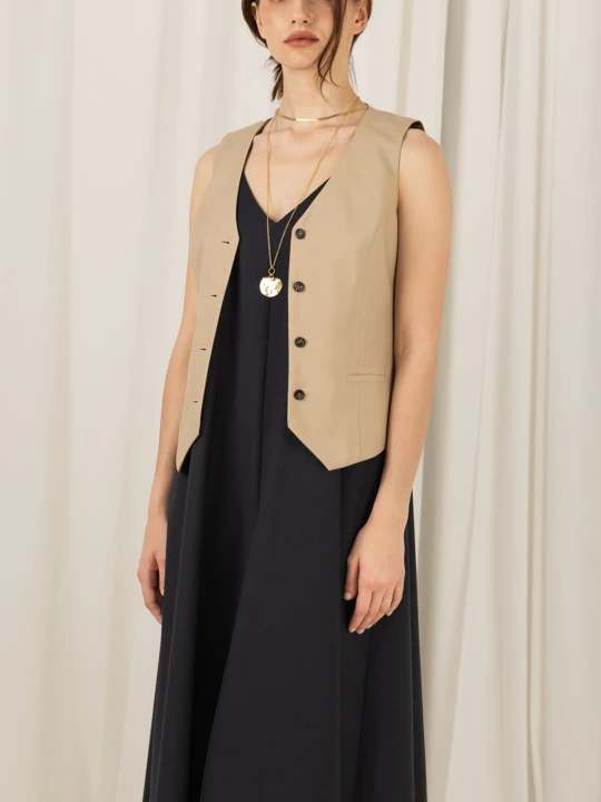 Zdjęcie produktu Klasyczna elegancka beżowa kamizelka Gloria Beige LAÏF