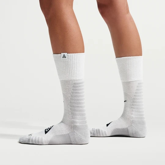 Zdjęcie produktu Klasyczne skarpety z amortyzacją Nike ACG Outdoor (1 para) - Biel