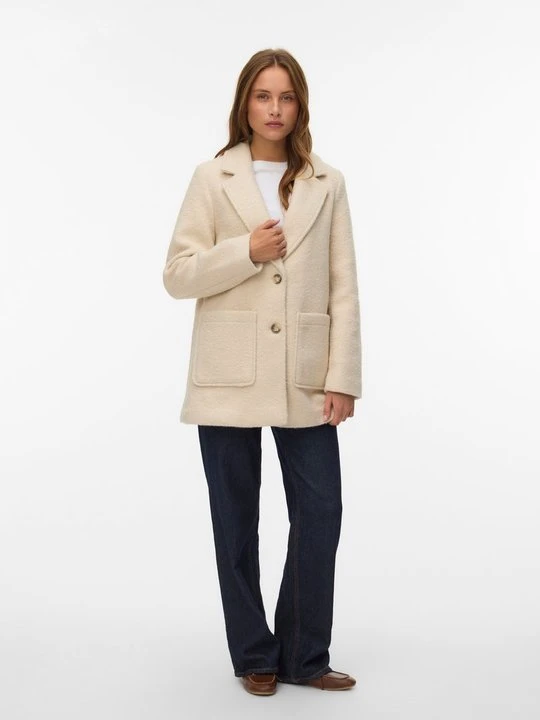 Zdjęcie produktu Klasyczny płaszcz Vero Moda beżowy