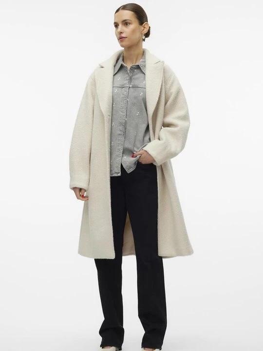 Zdjęcie produktu Klasyczny płaszcz Vero Moda beżowy