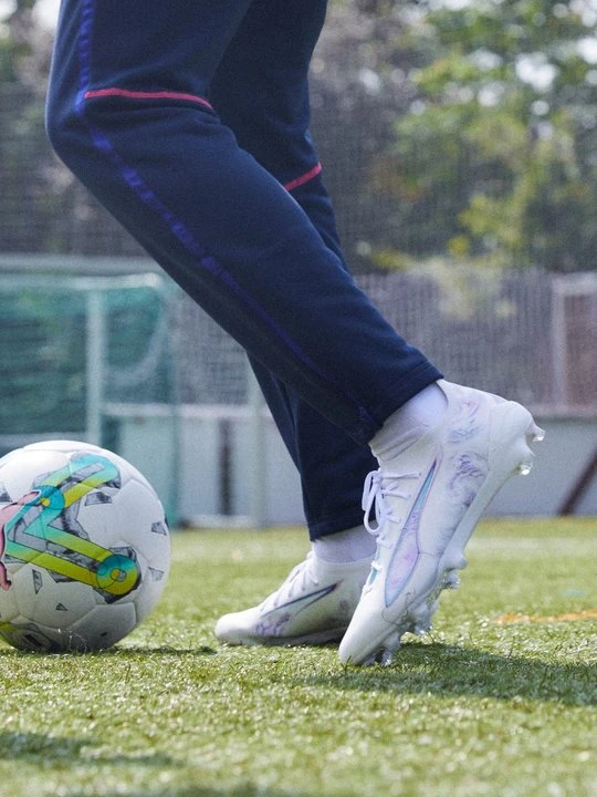 Zdjęcie produktu Buty piłkarskie na twardą nawierzchnię Puma biały